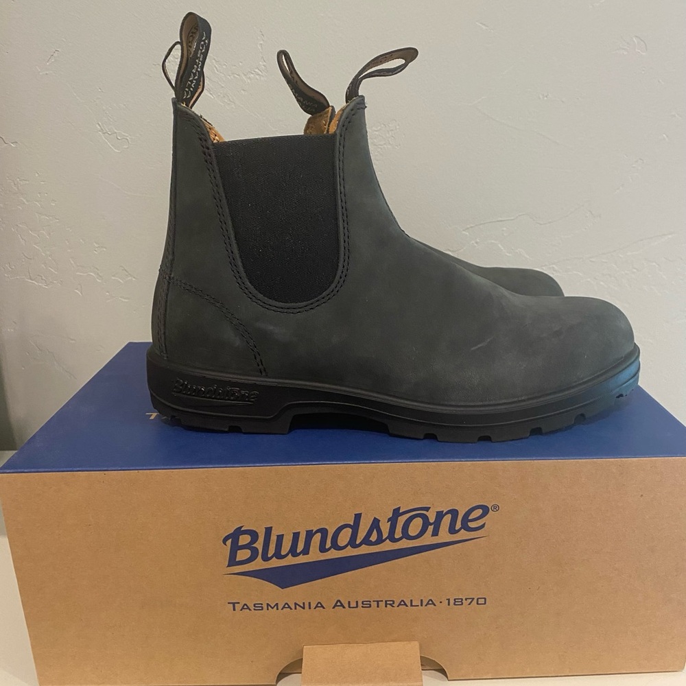 Blundstone Black Chelsea 587 Boots